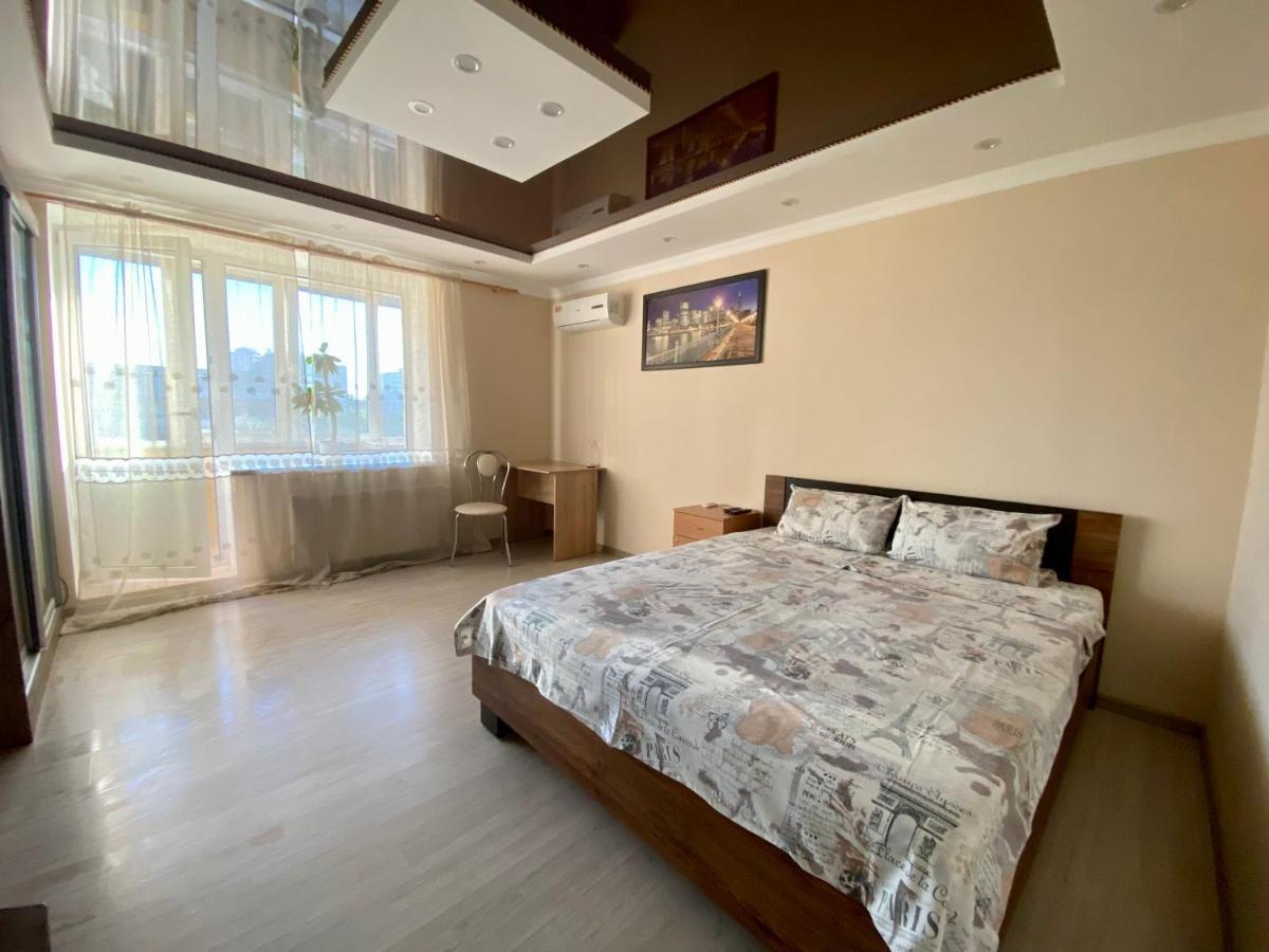 Apartment On Khreshchatyk 200 Center Çerkassi Dış mekan fotoğraf